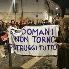 Andria in piazza contro la violenza