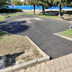 degrado nella zona del Monumento ai Caduti