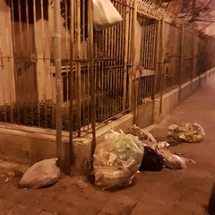 Raccolta rifiuti: ripulita via Eritrea e vie limitrofe