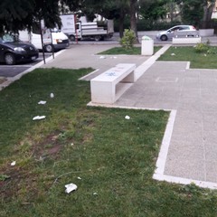 Piazza SS. Trinità ripulita da cittadini diligenti
