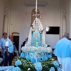 Folla di fedeli alla processione della Madonna dell'Altomare