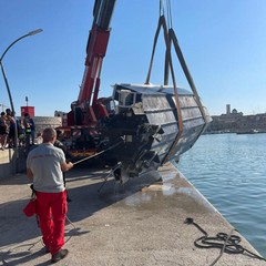 barca affondata a Bisceglie