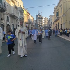 Folla di fedeli alla processione della Madonna dell'Altomare