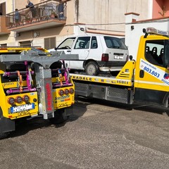 Auto rubata abbandonata nel canalone ad Andria