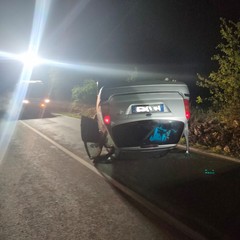 auto ribaltata sulla SS170