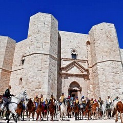Da Castel del Monte, a cavallo per i parchi