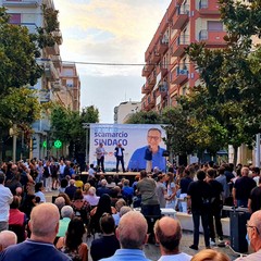 comizio di Antonio Scamarcio