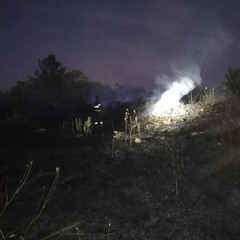 Incendio sulla sx sp 231, direzione Corato nella zona industriale di Andria