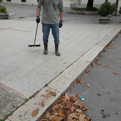 Piazza SS. Trinità ripulita da cittadini diligenti