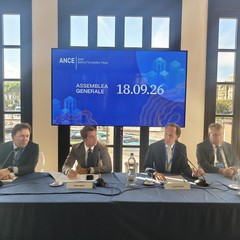 Da sinistra Gerardo Biancofiore presidente ANCE Puglia Mario Aprile presidente Confindustria Bari e BAT Luigi De Santis presidente ANCE Bari e BAT Domenico De Bartolomeo vicepresidente ANCE
