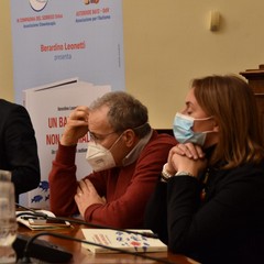 presentato il libro del medico oncologo Dino Leonetti