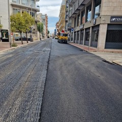 rifatto l'asfalto di via Duca di Genova