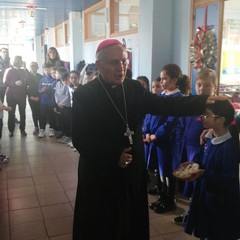 Visita pastorale del Vescovo Mansi alla scuola "Oberdan"