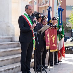 Il 25 aprile 2018 si ricorda il 73° anniversario della Liberazione dell’Italia dall’occupazione nazifascista ed è una festività civile. La celebrazione per ricordare questa data, venne istituita su proposta del presidente del Consiglio Alcide De Gasperi, con una legge ordinaria nel maggio 1949, fu stabilito che il 25 aprile (già festeggiato a partire dal 1946), quale anniversario della Liberazione, rientrasse tra i giorni considerati di festa nazionale. Per garantire che la memoria di quegli eventi non andasse dispersa in seguito al decesso di chi aveva combattuto in prima linea contro il naz