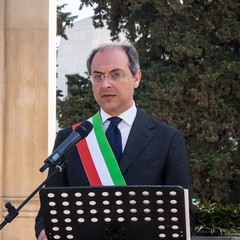 Il 25 aprile 2018 si ricorda il 73° anniversario della Liberazione dell’Italia dall’occupazione nazifascista ed è una festività civile. La celebrazione per ricordare questa data, venne istituita su proposta del presidente del Consiglio Alcide De Gasperi, con una legge ordinaria nel maggio 1949, fu stabilito che il 25 aprile (già festeggiato a partire dal 1946), quale anniversario della Liberazione, rientrasse tra i giorni considerati di festa nazionale. Per garantire che la memoria di quegli eventi non andasse dispersa in seguito al decesso di chi aveva combattuto in prima linea contro il naz