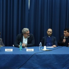 Il presidente della Regione, Michele Emiliano ha incontrato i residenti del quartiere S. Valentino