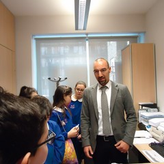 Gli studenti della scuola "Cotugno" vanno a lezione di .....Economia!