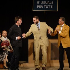 Risate dal primo minuto per l’ entusiasmante spettacolo teatrale "U' Scaldalitte”