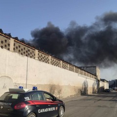 grosso incendio in un'autorimessa