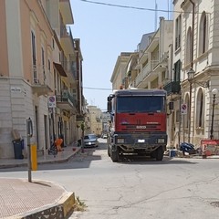 Via Eritrea: strada chiusa al traffico...ma non per tutti!