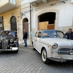 Esposizione auto e moto depoca del Club Storie e Motori Federiciani JPG