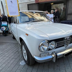 Esposizione auto e moto depoca del Club Storie e Motori Federiciani JPG