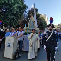 Folla di fedeli alla processione della Madonna dell'Altomare