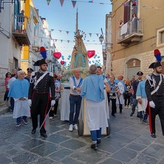 Folla di fedeli alla processione della Madonna dell'Altomare