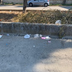 Degrado e sporcizia per piazza San Pio X