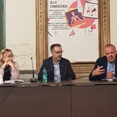 il nuovo libro di Paolo Farina "Cento caffè di carta", presentato a Bisceglie