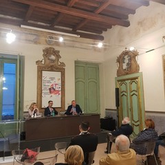 il nuovo libro di Paolo Farina "Cento caffè di carta", presentato a Bisceglie