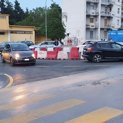 realizzata rotatoria all'incrocio via XXIV Maggio e viale Buozzi