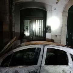 Incendio in via Generale La Masa