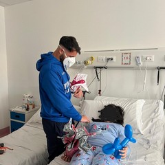 Fidelis in visita alla pediatria del Bonomo