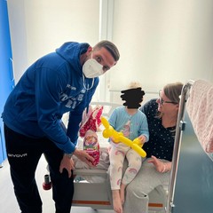 Fidelis in visita alla pediatria del Bonomo