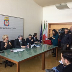 foto confza stampa Puglia Emiliano Capone Verri Scandale JPG