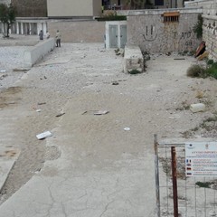 Lo stato di degrado del lido "La Conchiglia" fino al 2021