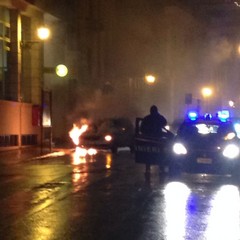 Incendio autovettura in via Bovio