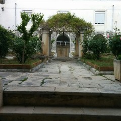 alcuni particolari del chiostro di S. Maria Vetere