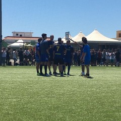 Al liceo Nuzzi, i docenti battono a calcio gli studenti
