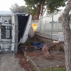 cisterna ribaltata sulla Trani Andria