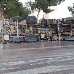 cisterna ribaltata sulla Trani Andria