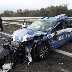 Incidente sull'A/14: due agenti della Polstrada ricoverati al "L. Bonomo"