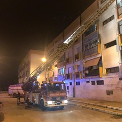 Caduta calcinacci in via Terlizzi: intervento dei Vigili del Fuoco