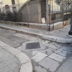 Abbandono incontrollato di rifiuti in via Eritrea ad Andria