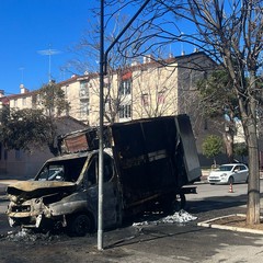 Incendio furgone in viale Gramsci