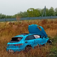 Auto fuori strada sulla provinciale ex 231