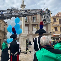 Immacolata Concezione, l'omaggio floreale alla Madonna in piazza Duomo