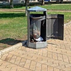 degrado nella zona del Monumento ai Caduti