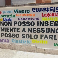 murales sulle mura di cinta dell’ospedale “Bonomo”